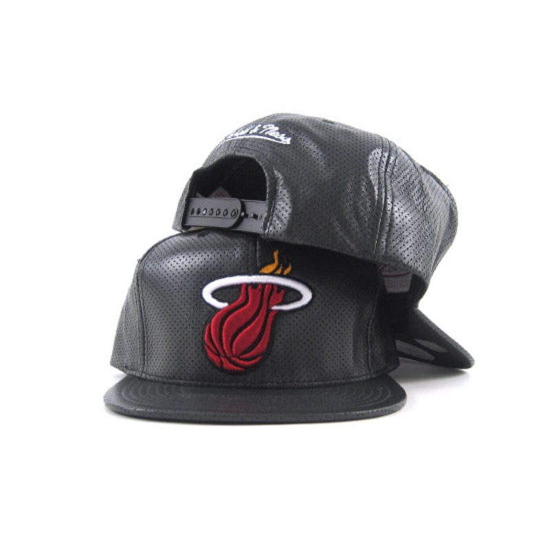 Miami Heat Mitchell&Ness Perforated leather Snapback One Size