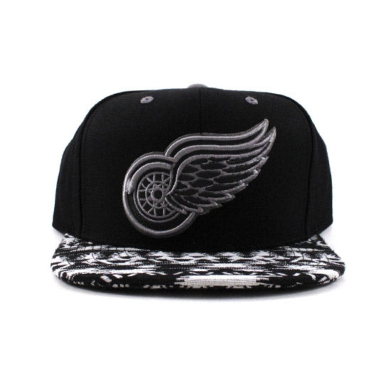 Detroit Red Wings Mitchell & Ness Strapback Hats (Black White Gray) One Size