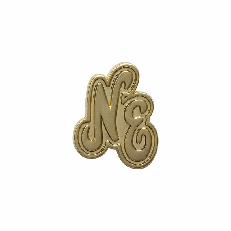 New Era Script Heritage Connect Gold Pin Badge OSFM