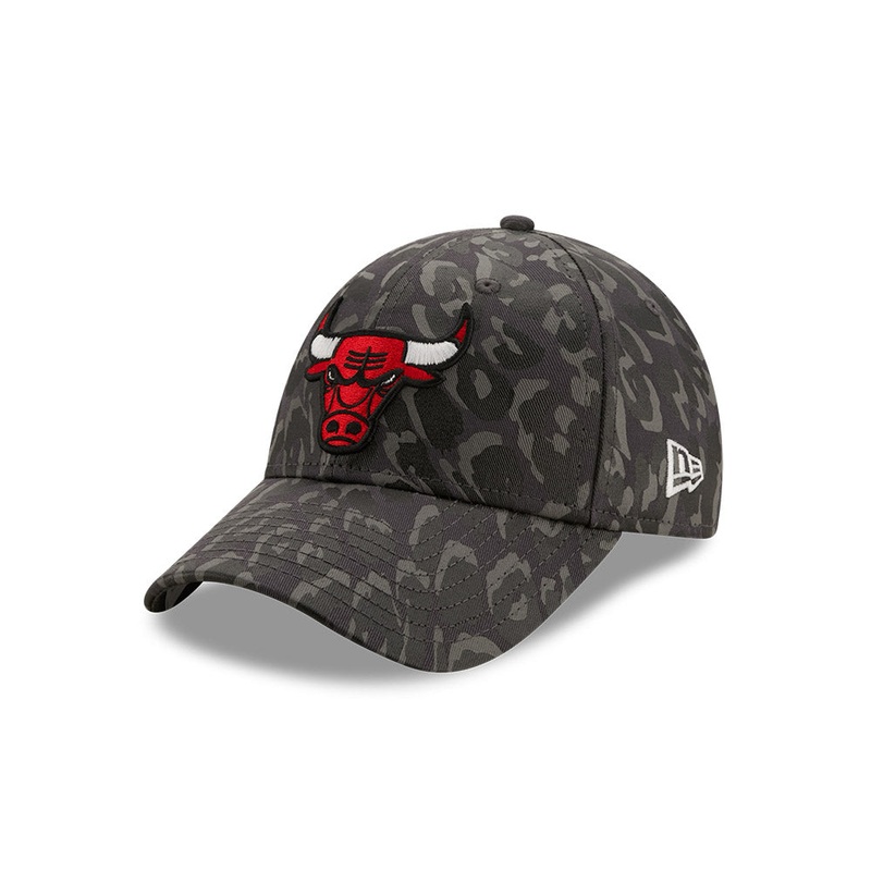 Chicago Bulls 9FORTY All Over Camo Graphite Cap One Size