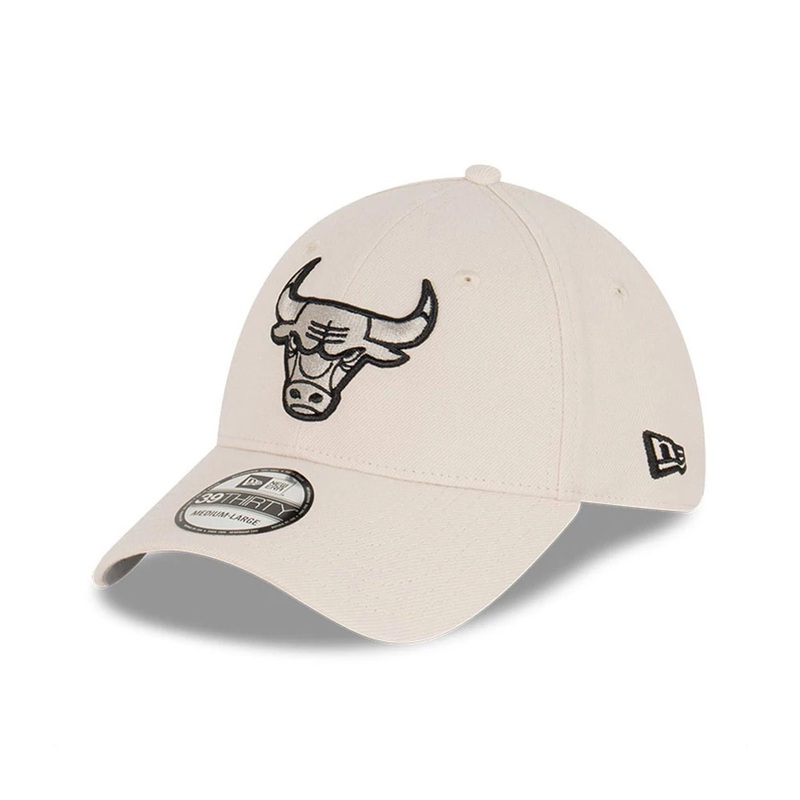 Chicago Bulls NBA Cream 39THIRTY Stretch Fit Cap XS-S