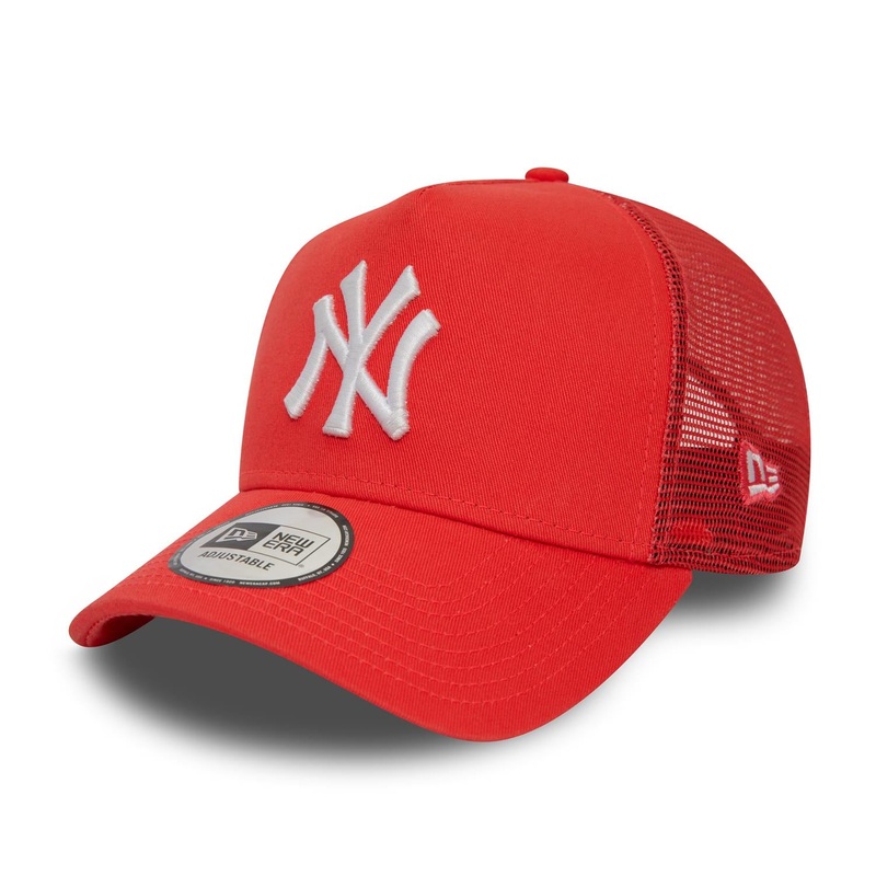 New York Yankees League Essential Red Trucker Cap One Size